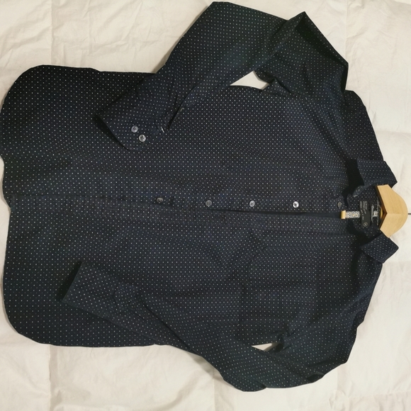 Men Medium shirt - Picture 3 of 3